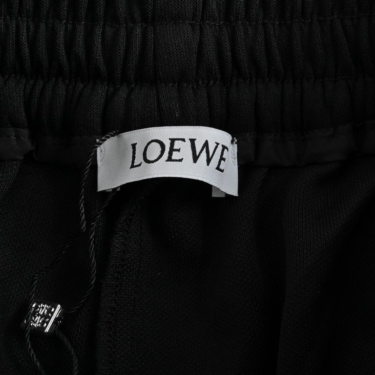 Loewe  Loewe 22ss braided ribbon shortsDyeing color after the whole etching hair processing, against the original version of the silky super-soft processing, fabric texture strands clear and obvious, drape great, exquisi