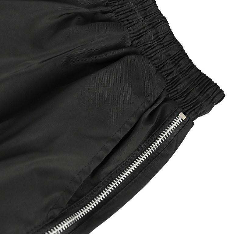 The North Face Functional Zipper ShortsThe North Face Functional Zipper Shorts are made of a soft, waterproof fabric and are a great summer short with multiple zippers.High-density logo embroidery with six zippers.Dual s