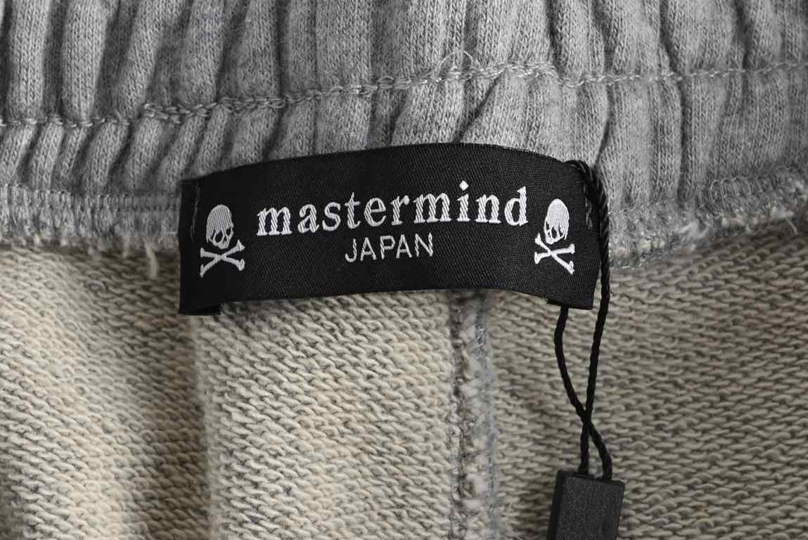 MasterMind Japan MMJ Washed Raglan Zipper Raglan ShortsMasterMind Japan MMJ Washed Raglan Zipper Washed Raglan ShortsMade of custom fabric 460 grams of cotton fabric for a comfortable fit and drape!(The thickness of the 