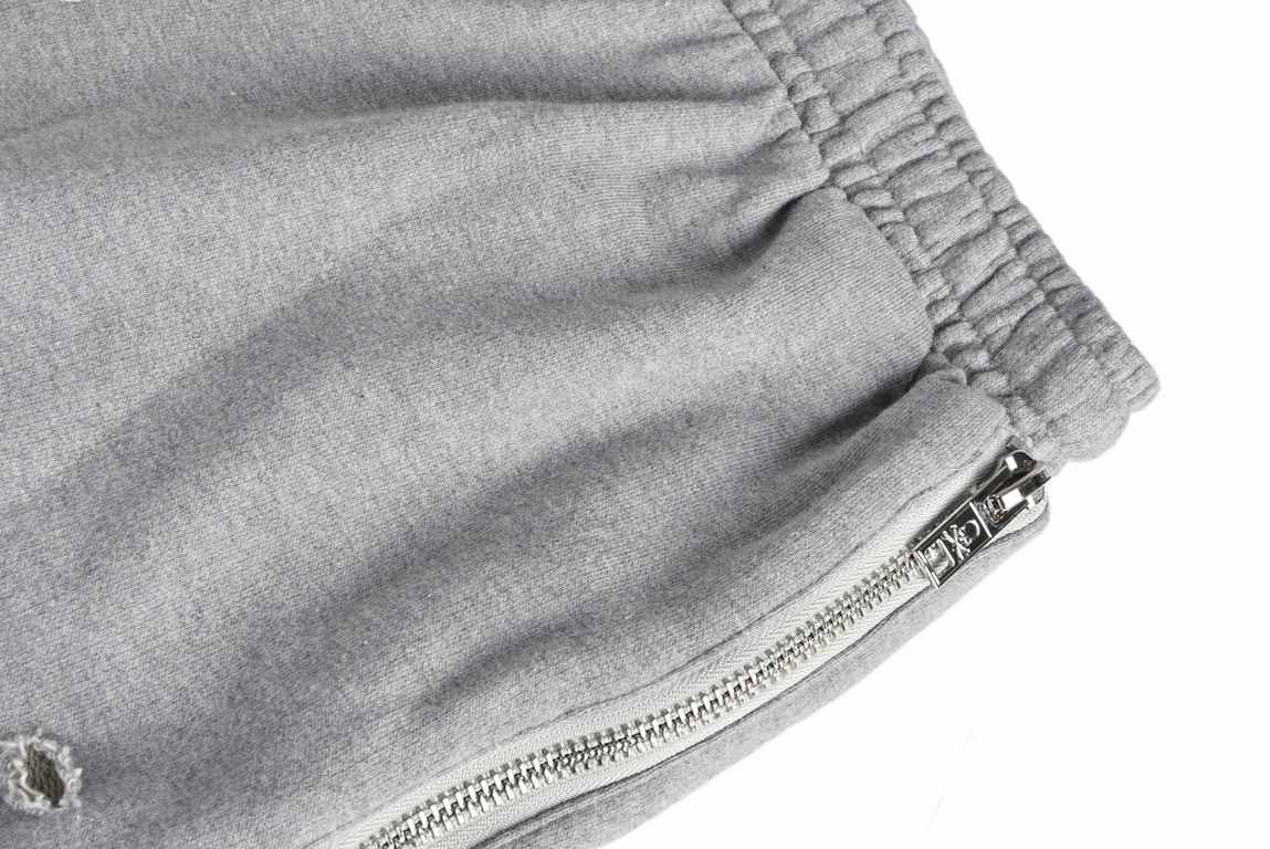 MasterMind Japan MMJ Washed Raglan Zipper Raglan ShortsMasterMind Japan MMJ Washed Raglan Zipper Washed Raglan ShortsMade of custom fabric 460 grams of cotton fabric for a comfortable fit and drape!(The thickness of the 