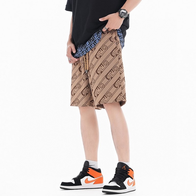 #FendiFendi 23ss full print jacquard logo shorts on the body