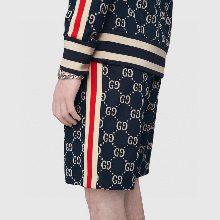 #Gucci  Gucci classic all-over jacquard shorts on the body