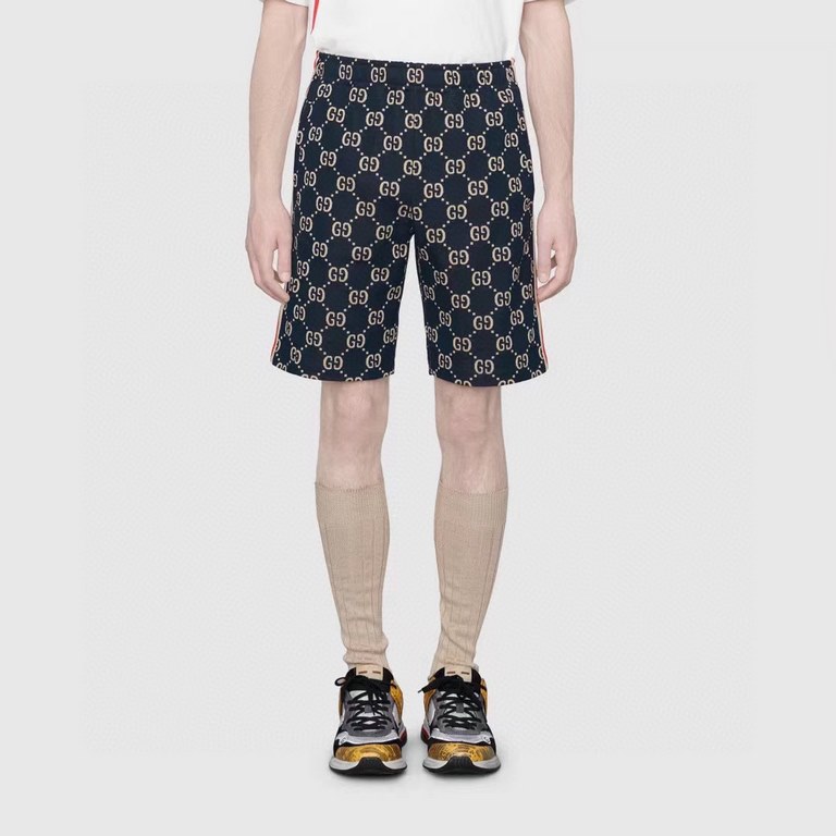 #Gucci  Gucci classic all-over jacquard shorts on the body