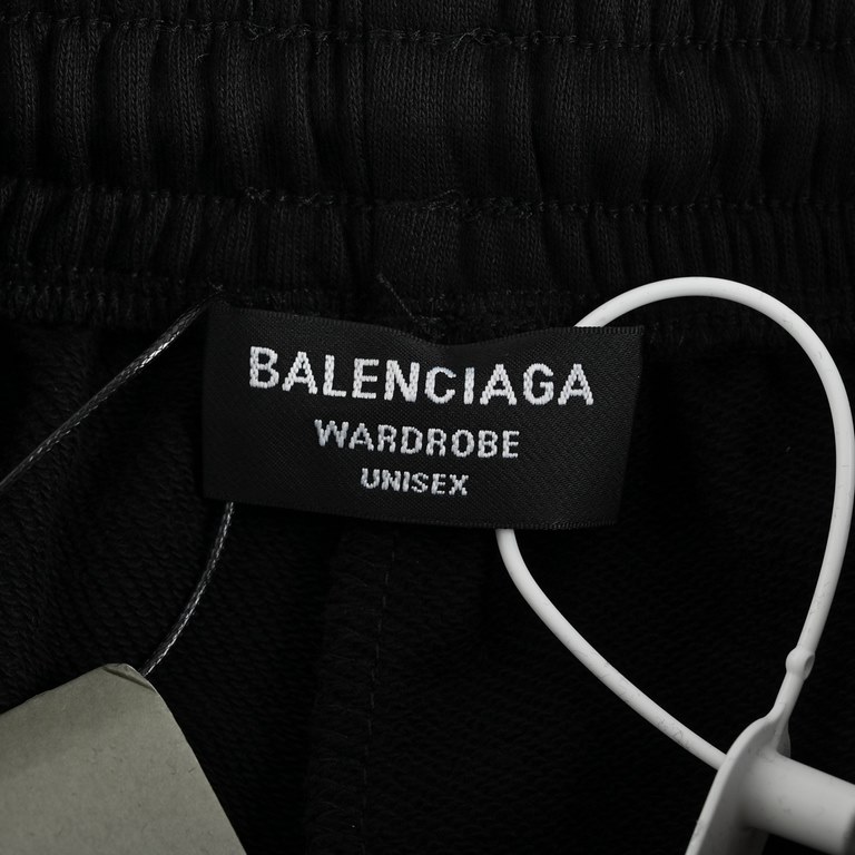 Balenciaga  Balenciaga 23ss Fuzzy Letter ShortsBalenciagaBalenciaga 23ss Blurred Letter ShortsWoven and dyed 380g terry cotton, screen print, unique shading design, factory processing, flawless workmanship.Size ：XS-M