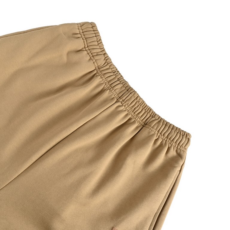 BurberryBurberry 23ss Foam Letter Label ShortsAdopting 380g terry cloth, burned hair without dust and double-side eating hair The surface of the fabric is clear and burr-free Silky touch, but also have a sense of flesh N