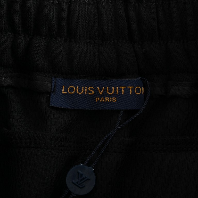 Louis VuittonLouis Vuitton 23ss Scissor Embroidery Print ShortsThree-dimensional scissors embroidery with airbrush dot logo printing, fixed weave material 75d72f dty, 140g functional fabric! Thick weave plus tight spinni