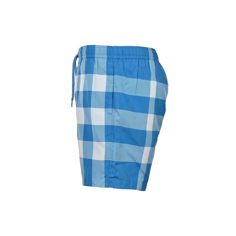 BurberryBurberry Striped Plaid Beach ShortsSummer channel limited beach shorts, custom striped fabric as the finishing touch of the entire pants, more personality senior, loose wide leg pants version, on the body in seco