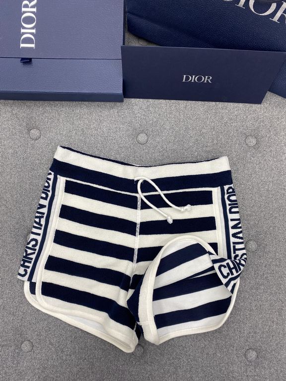 DIOR Dioriviera cotton blend terry knit tech fabric shortsThis season's favorite striped terry cloth shorts, high-waisted design perfectly creates the proportion of the body, but also to modify the waist and hips, so tha