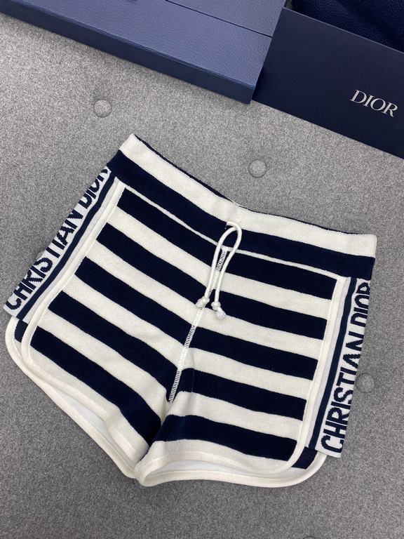 DIOR Dioriviera cotton blend terry knit tech fabric shortsThis season's favorite striped terry cloth shorts, high-waisted design perfectly creates the proportion of the body, but also to modify the waist and hips, so tha