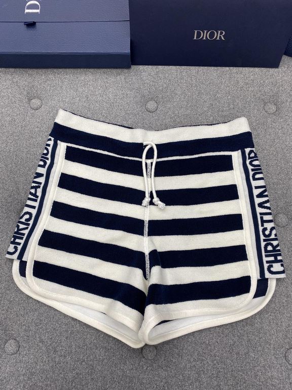 DIOR Dioriviera cotton blend terry knit tech fabric shortsThis season's favorite striped terry cloth shorts, high-waisted design perfectly creates the proportion of the body, but also to modify the waist and hips, so tha