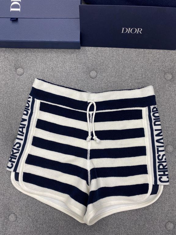 DIOR Dioriviera cotton blend terry knit tech fabric shortsThis season's favorite striped terry cloth shorts, high-waisted design perfectly creates the proportion of the body, but also to modify the waist and hips, so tha