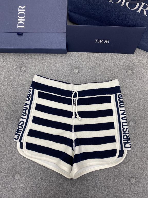 DIOR Dioriviera cotton blend terry knit tech fabric shortsThis season's favorite striped terry cloth shorts, high-waisted design perfectly creates the proportion of the body, but also to modify the waist and hips, so tha