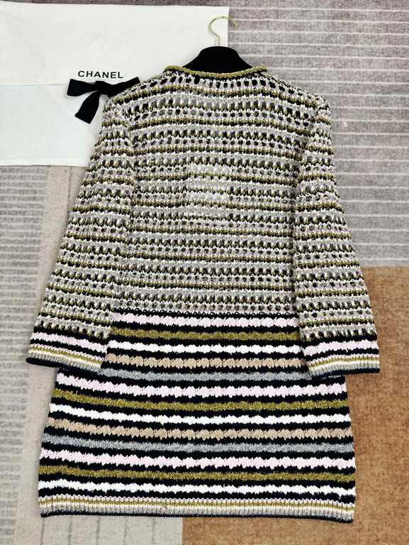 Chane 24s Colorful Striped Knit DressCounter the latest models ~ with the original cloth bag a full set of packaging, top quality! yb fixed weaving and dyeing yarn, the choice of imported machines inter-color knitting an