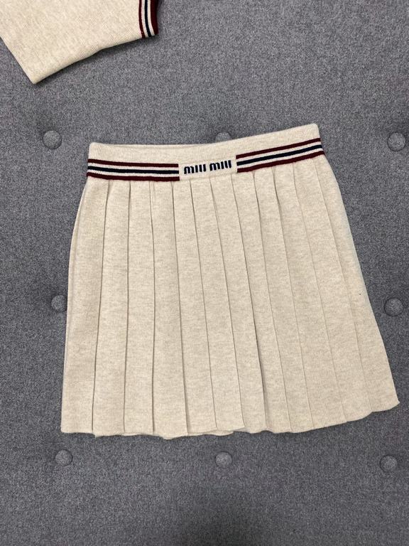 Miu Miu Women's Logo Cashmere Pleated Dress  This series and more laid the brand tone, the pampering and sweetness are left to miumiu it   you super invincible beauty girl must enter the ha ~ restore zp imported from Ita