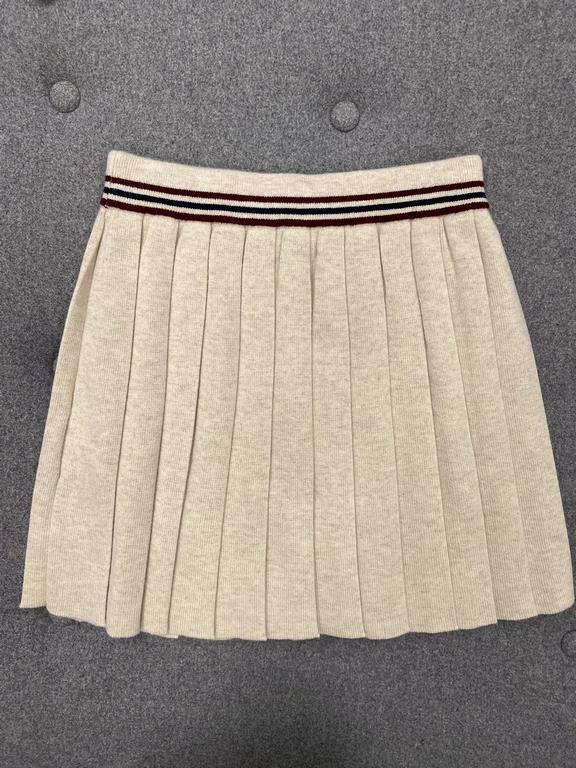 Miu Miu Women's Logo Cashmere Pleated Dress  This series and more laid the brand tone, the pampering and sweetness are left to miumiu it   you super invincible beauty girl must enter the ha ~ restore zp imported from Ita