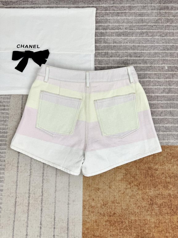 Chane 24coco beach beach collection denim shortsCounter the latest models ~ with the original cloth bag a full set of packaging, top quality! yb custom denim inter-color fabrics, a variety of heavy custom color process, 