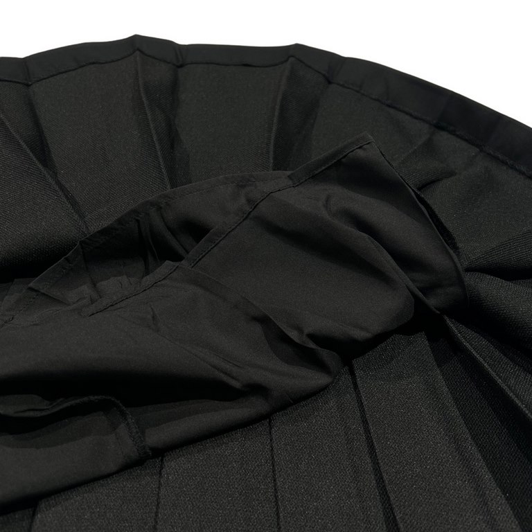 455Maharajah AW Pleated Half SkirtThe pleated skirt is a very everyday style, and the pleating process is all about pleating.Small factories can't make these nice and neat pleats.Anti-slip pants lining, spicy and wearabl