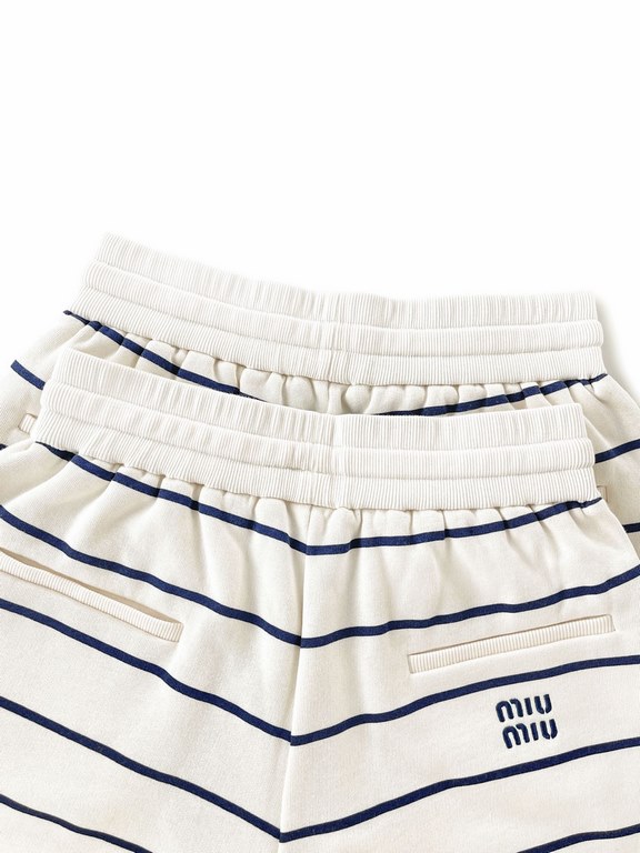 Miu Striped Shorts - Beige Detailed Shots