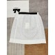 Ships with half skirt from the same collection2024305988610