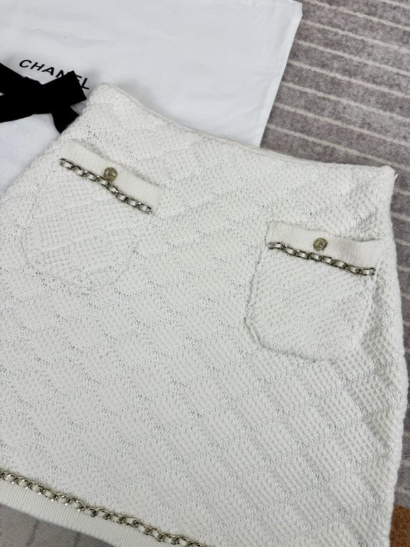 Chane 23b New Knit Chain  Half SkirtCounter latest models ~ with the original cloth bag full set of packaging, top quality! yb customized cashmere yarn, soft and comfortable on the body. Imported machine knitting, restor