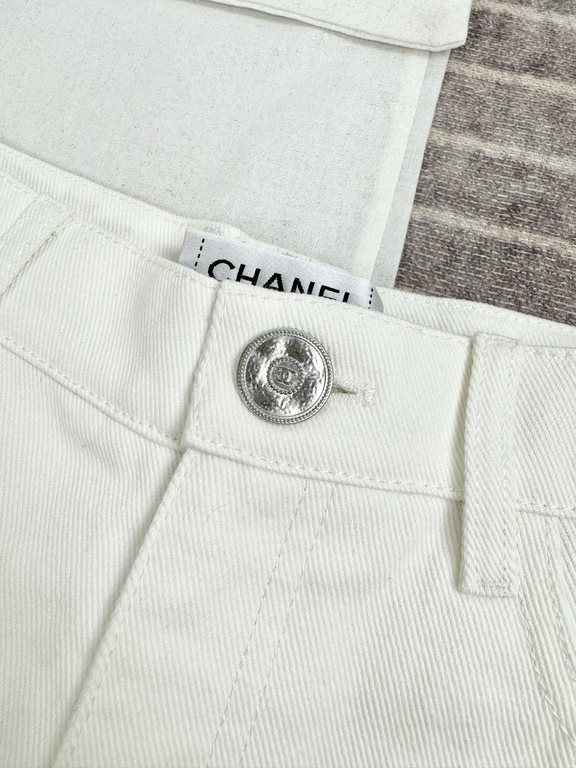 Chane 24s New Cutout Embroidered Denim ShortsCounter the latest models ~ with the original cloth bag full set of packaging, top quality! yb custom washed 100% cotton denim fabrics, looks like a plain jeans, but extremely