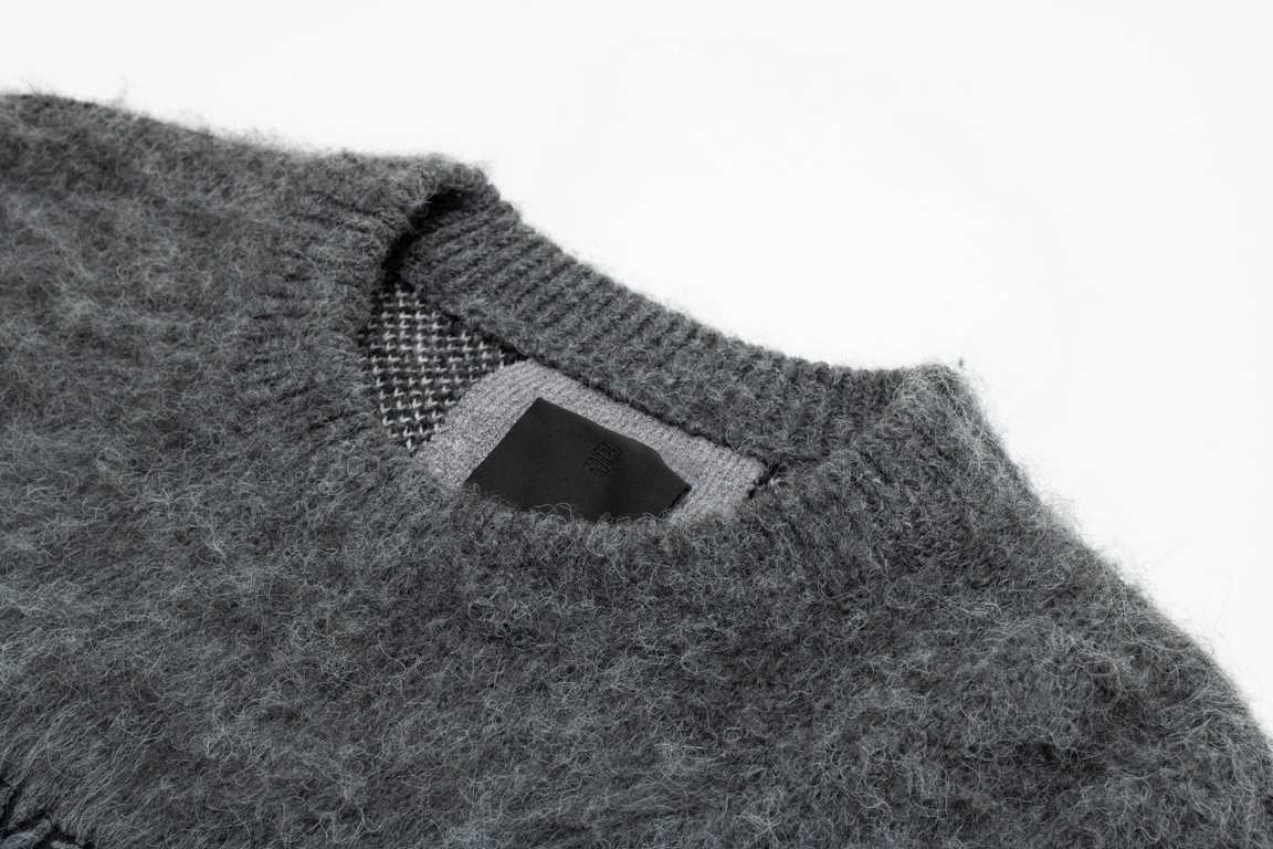 P 400Givenchy 22FW Dog Head Mohair SweaterThis sweater is made of high content mohair with 60% wool content.The wool is color-spun dyed and has no color difference from the original, and the wool is washed with a high de