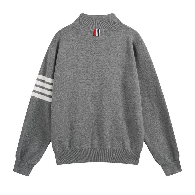 p225Thom Browne  TB23 fall and winter new four bar turtleneck sweater100% Cotton, soft and delicate wool knit, finely crafted and unique! The best-looking style of the academy, the hem, the arms of the opposite version o