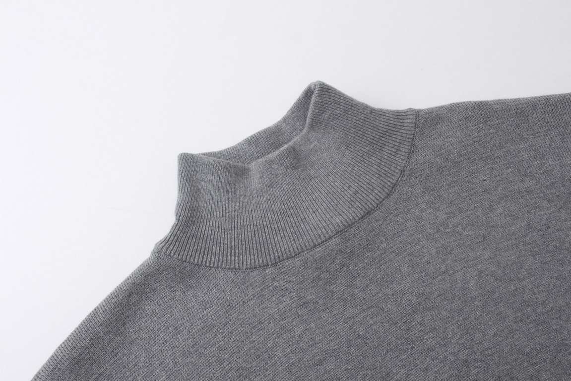 p225Thom Browne  TB23 fall and winter new four bar turtleneck sweater100% Cotton, soft and delicate wool knit, finely crafted and unique! The best-looking style of the academy, the hem, the arms of the opposite version o