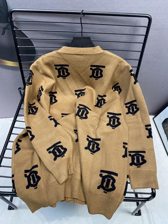 225 Burberry Burberry fall and winter official website new full logo knit cardigan jacketElegant this piece is also a cardigan This small cardigan inside take a bottom not too absolute son Using wool blended delicate fab