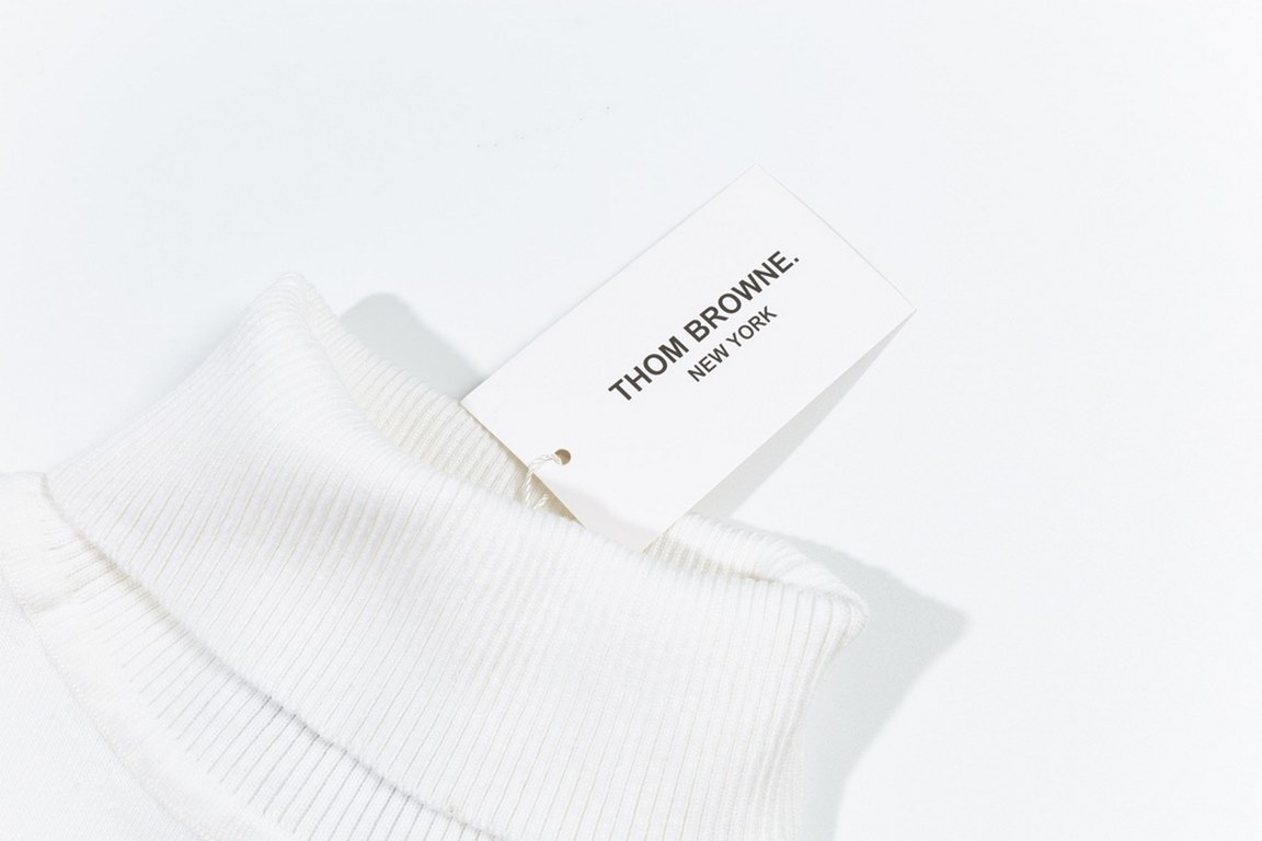 280Thom Browne   Thom Browne turtleneck classic sweaterTB classic four-bar basic style year after year are wearing the classic models must choose the quality of   all of the color fixed dye containing wool cotton yarn, s