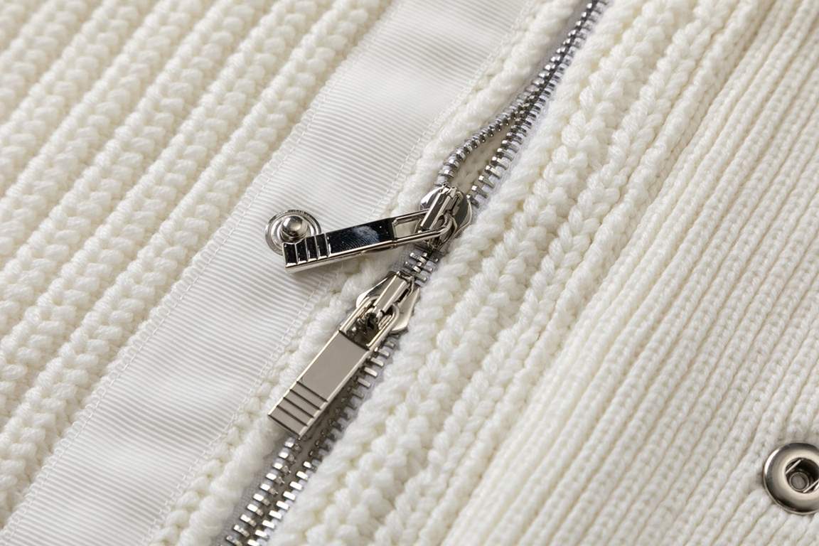 P325Thom Brown Brownie heavy duty chunky knit wool knit cardigan jacket!TB Suit Wool Knit Jacket Classic four bar design Customized button zipper gold plated finish , double ended zipper! Feel free to compare   Quality! 