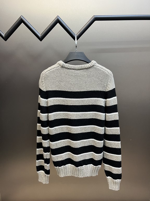 p395 Celine Gray Stripe Crew Neck Knit SweaterCollar, cuffs, hem, using ribbed shrink needle process, using 100% wool fabric, super comfortable and soft, close to wear a little bit do not feel tied, texture and comfort a