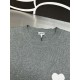 p375 Loewe Love Heart SweaterThe fabric is comfortable and soft, the classic chest heart LOGO, two colors one to one must be dyed, there is no little color difference! In and out of the counter without pressure!Size s m 