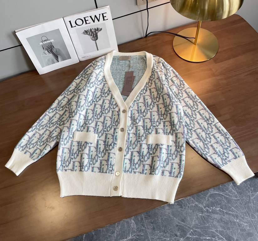 P240 Dior Homme Dior - Jie Ao, 2024 early fall newest product, fashion casual cardigan knitted sweater, counter synchronization with the sale, the original single goods, imported the original version of the splicing yarn