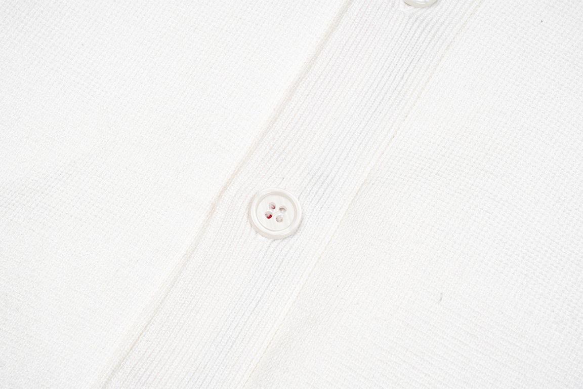 P245 Thom Browne   Thom Browne Willow Button CardiganTB classic four-bar basic style year after year are wearing the classic models must choose the quality   all the color fixed dye containing wool cotton yarn, soft skin