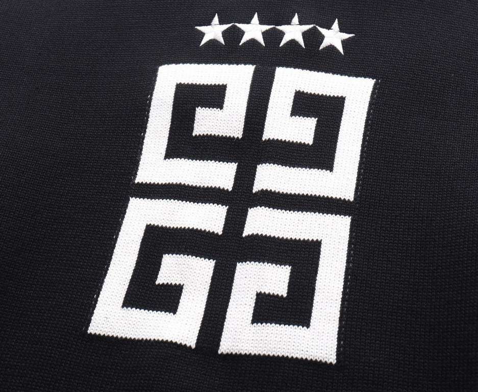 255Givenchy  Givenchy 23 sweater pentagram stars worn out do old sweaterThe use of Japanese Takari embroidery machine star embroidery letters Iogo round neck sweater using 3D high-density embroidery technology original c