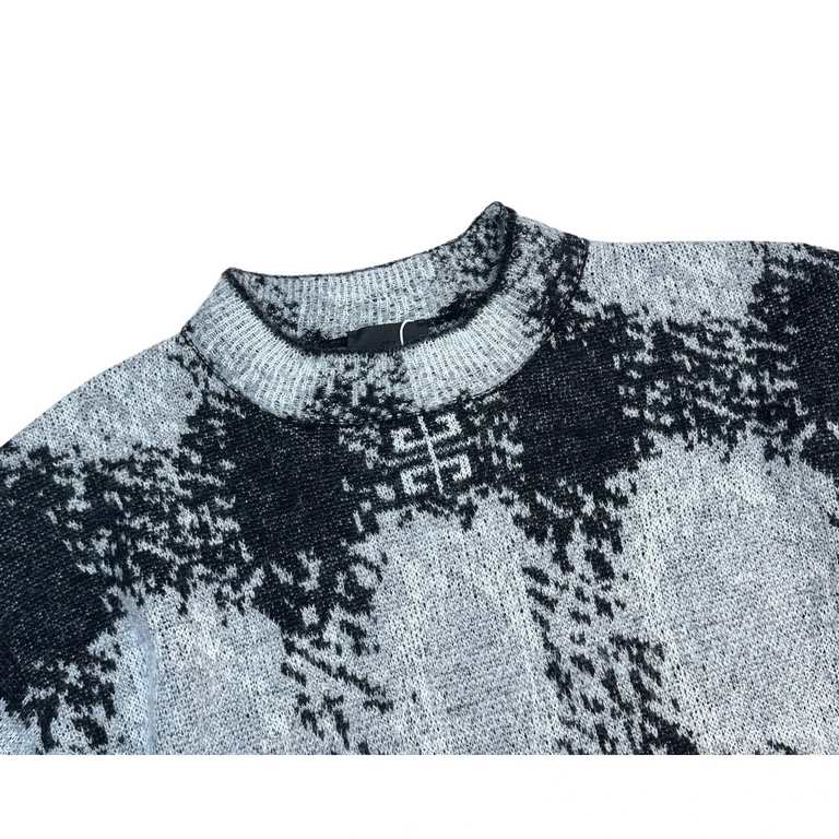 345 Givenchy Givenchy 4G Plaid Mohair SweaterSize SMLThis sweater is made of high content mohair containing 60% wool component wool color spinning and dyeing and the original version of no color difference wool washing u