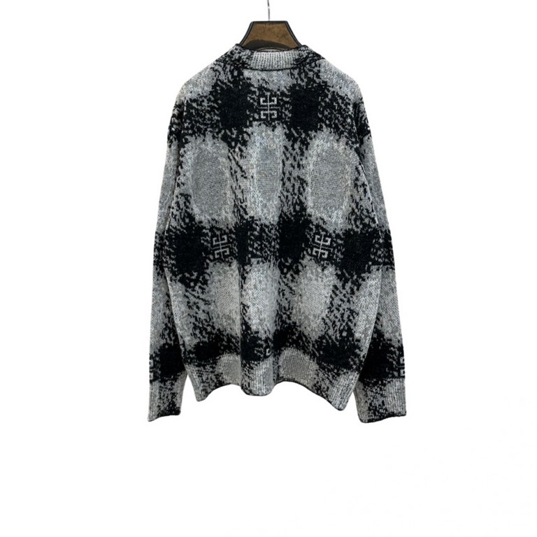 345 Givenchy Givenchy 4G Plaid Mohair SweaterSize SMLThis sweater is made of high content mohair containing 60% wool component wool color spinning and dyeing and the original version of no color difference wool washing u