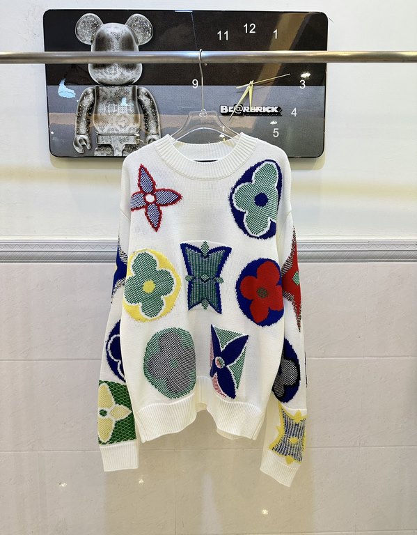 240louis vuitton classic three flowers floral round neck long sleeve sweaterThe whole piece of clothing floral jacquard craft, the official website of the same models on sale, three complete labels a penny a penny. The o