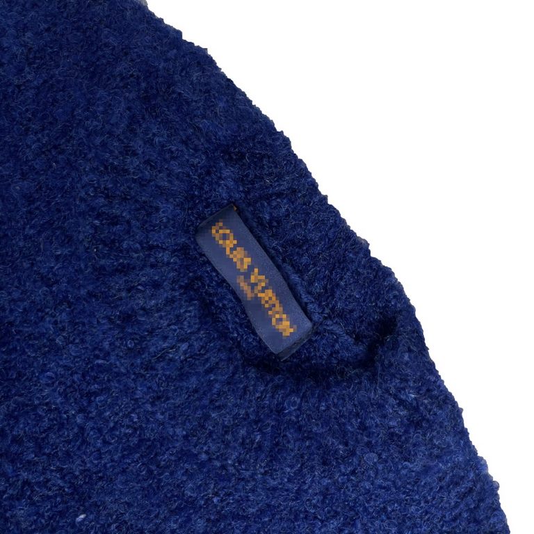 380 【Returned single back to stock】 1v Mirror Logo appliquéd sweater (classic blue)The original 9,850 purchased, fixed weaving and dyeing 60% wool blue black wool circle yarn, blue in the black circle yarn ductility high