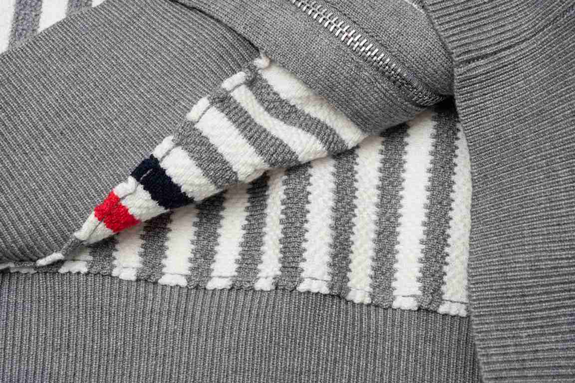 P260 Thom Browne   Thom Browne colorblocked striped zipper cardiganTB classic four stripes basic style year after year are wearing the classic models must choose the quality   all the color fixed dye containing wool cott