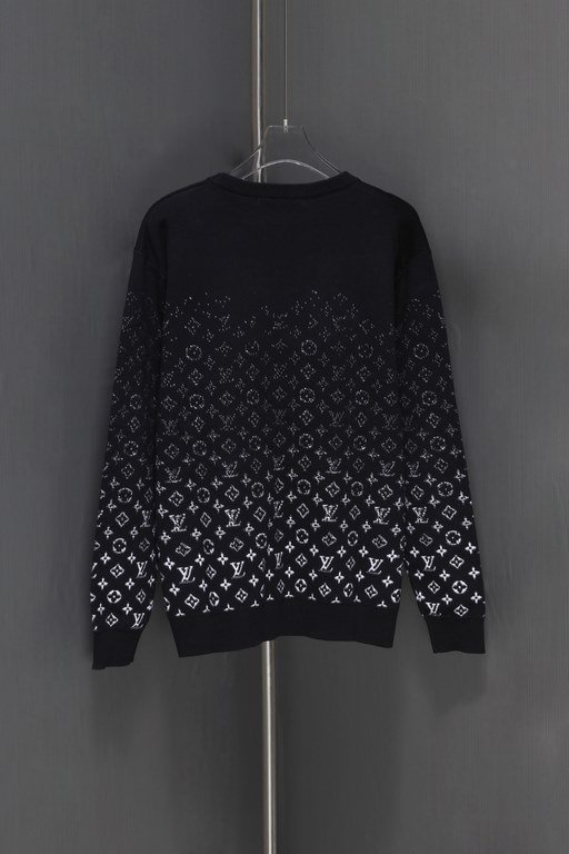 330 (not in stock to staple)Lv Gradient Sweater 23ss FallWinter Gradient Cotton Crew Knit This long-sleeved crew is made from a soft cotton knit that's perfect for the changing seasons.The Monogram jacquard pattern fades