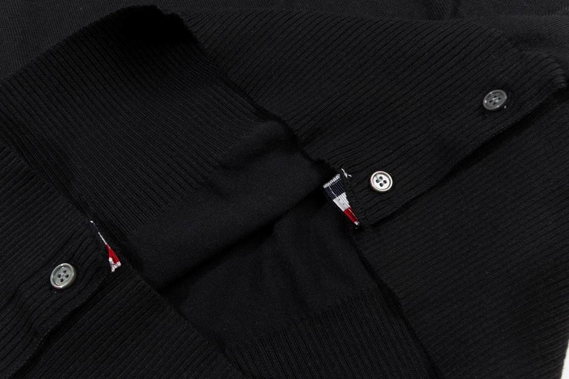 280Thom Browne   Thom Browne turtleneck classic sweaterTB classic four-bar basic style year after year are wearing the classic models must choose the quality of   all of the color fixed dye containing wool cotton yarn, s