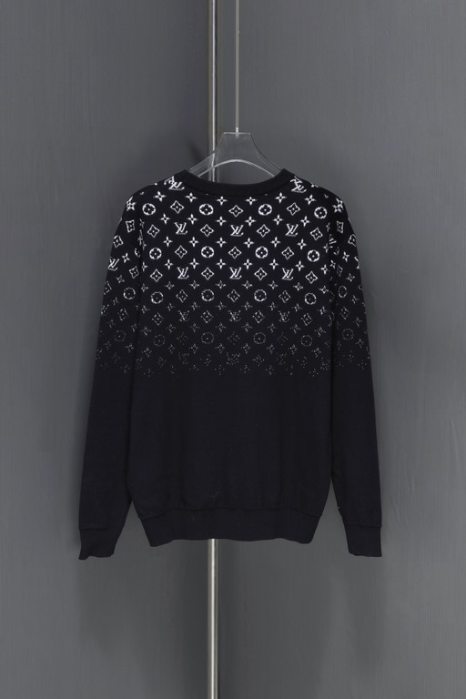 330 (not in stock can be stapled)Lv Gradient Sweater 23ss FallWinter Gradient Cotton Crew Knit This long-sleeved crew is made from a soft cotton knit that's perfect for the changing seasons.The Monogram jacquard pattern 