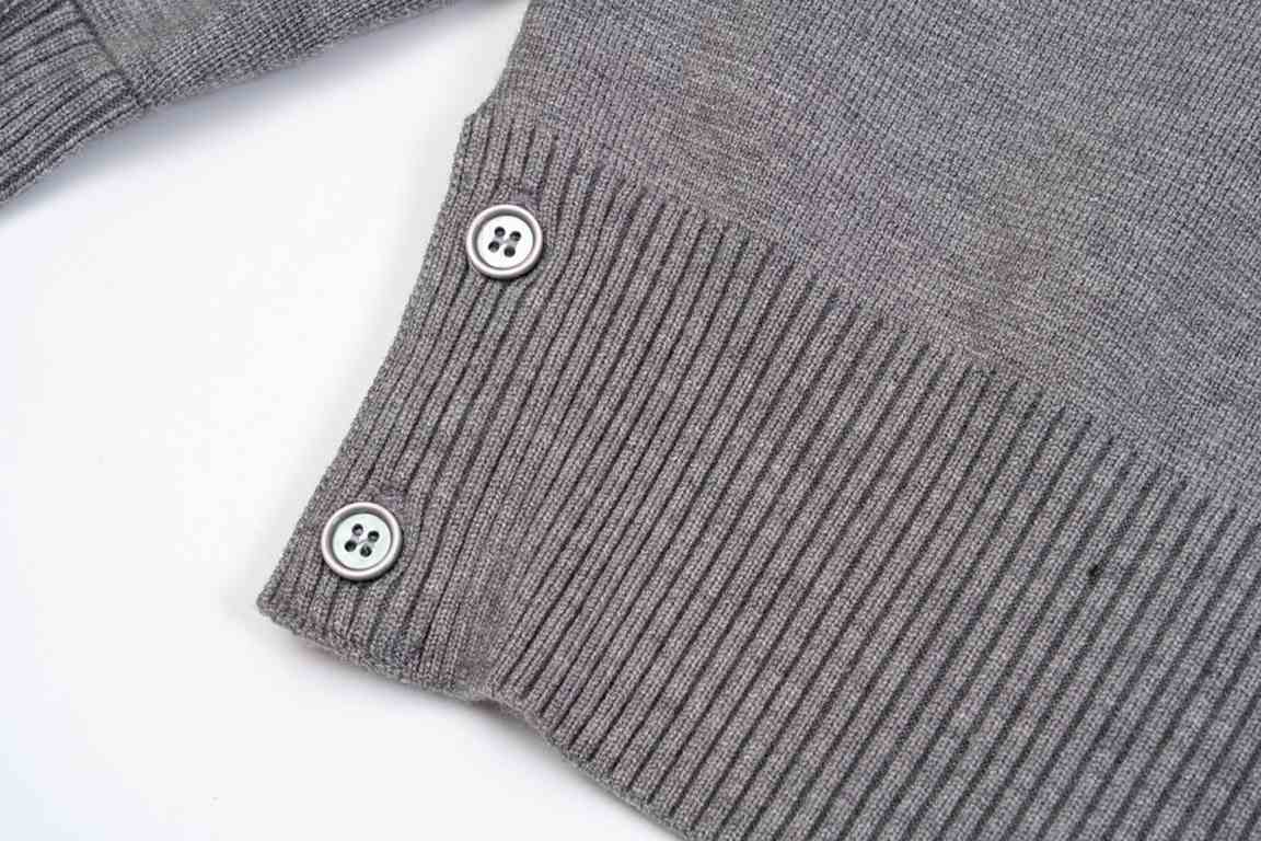 210Thom Browne   Thom Browne Waffle SweaterTB classic four-bar basic style year after year are wearing the classic models must choose the quality of   all the color fixed dye containing wool cotton yarn, soft skin-friend