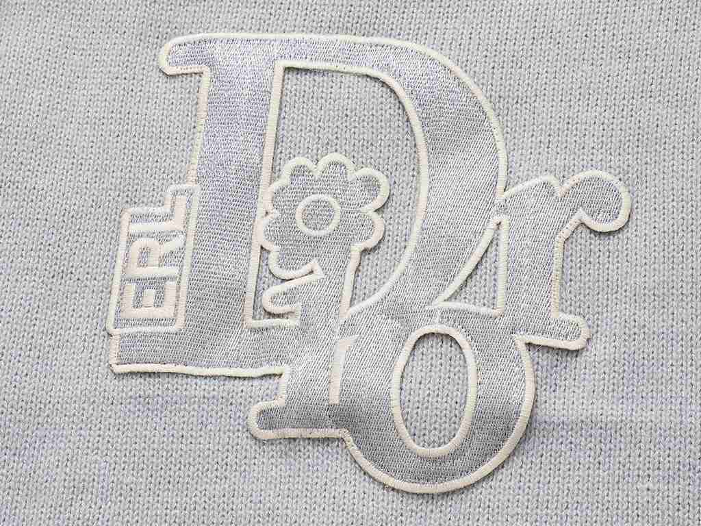 P270 (top of the line version) Distinctive cartons)Style Dior Monogrammed Customized Wool SweaterColor picture colorSize S-XXLMaterial woolAccessories full set of customized accessoriesGender-neutral Unisex