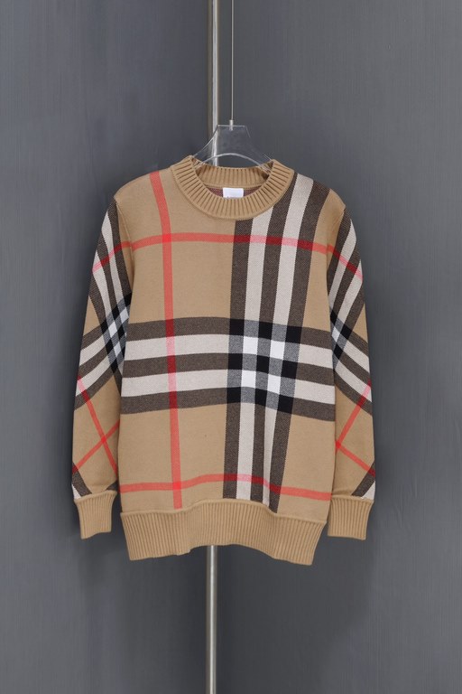 335 (not in stock can be maintaned)BBR Burberry fall and winter new round neck knitted sweaterThe official synchronization in the sale of loose fit, the original version of the consistent knitted jacquard plaid pattern, 