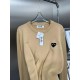 138  Paly Rei Kawakubo Classic love   sweater never out of fashion models  , outside wear inside take are no problem ! Wool blend material, warmth is super good, the classic is as long as you wear not bad will not be out