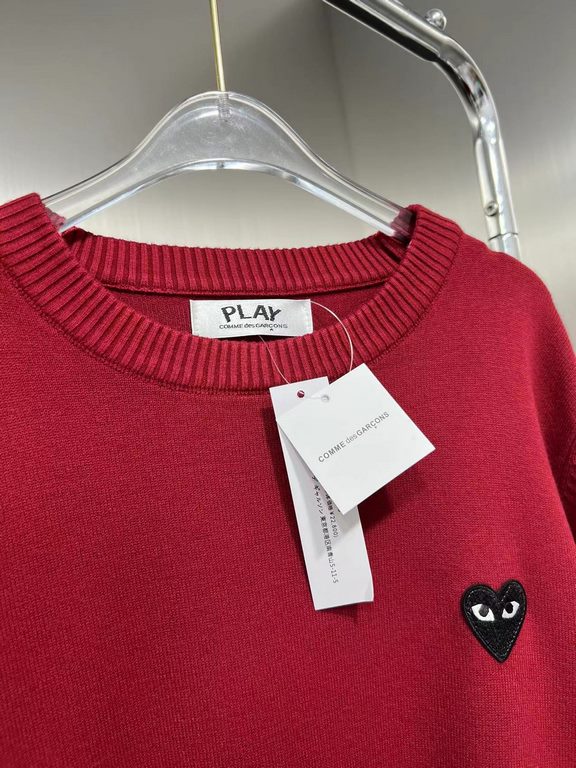 138  Paly Rei Kawakubo Classic love   sweater never out of fashion models  , outside wear inside take are no problem ! Wool blend material, warmth is super good, the classic is as long as you wear not bad will not be out