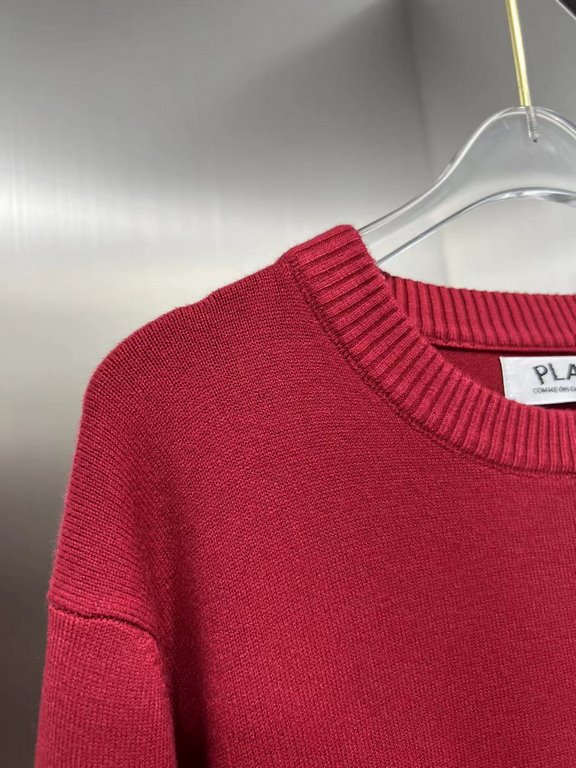 138  Paly Rei Kawakubo Classic love   sweater never out of fashion models  , outside wear inside take are no problem ! Wool blend material, warmth is super good, the classic is as long as you wear not bad will not be out